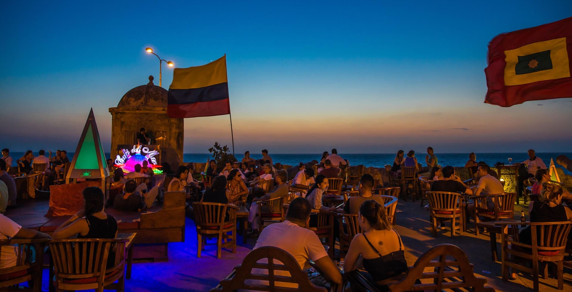 Vida nocturna y actividades artísticas en Cartagena: los mejores planes y eventos.